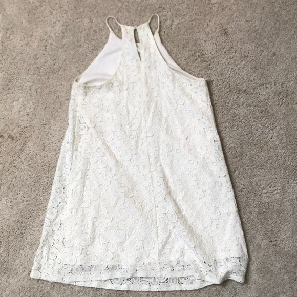 White flowered lace dress - Picture 2 of 3